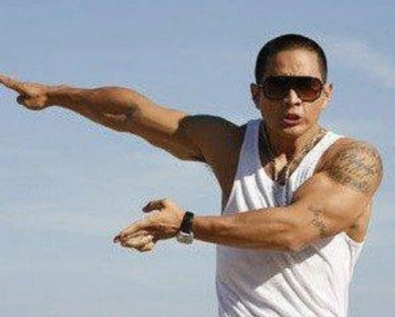 国籍|当年因为改变国籍，被祖国终生禁止入境的男星，他现在过得怎样了