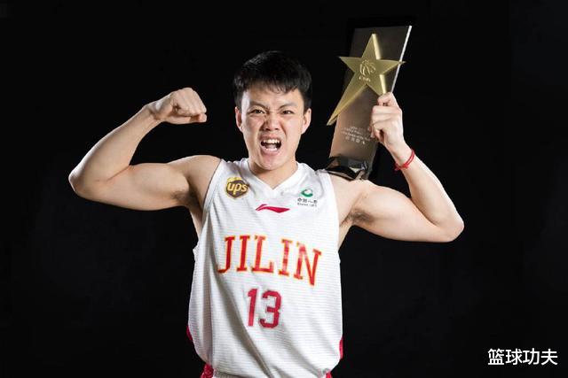 王少杰|7中5得22分 联盟第一 5中0！给了CBA状元王少杰一记耳光！姚明该咋办？