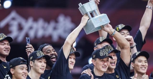 广东男篮|朱芳雨积极寻求交易！四位小将都可能成为筹码，只为三连冠霸业