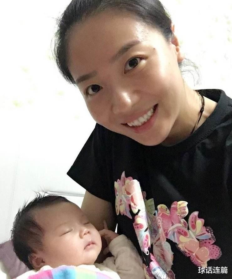 『女排』可敬！女排功勋舍小家为大家，儿子刚出生未满月便归队参加集训