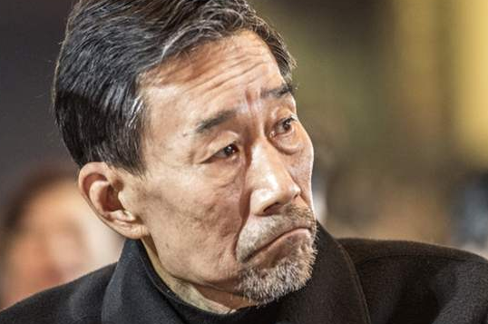 演技明明"很垃圾",结果却被捧成老戏骨的艺人,网友:都是粉丝惯得!