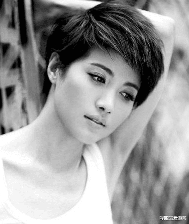 颜丙燕|她曾8夺影后却无戏可演，倪萍说她是中国最牛的女演员，没有之一