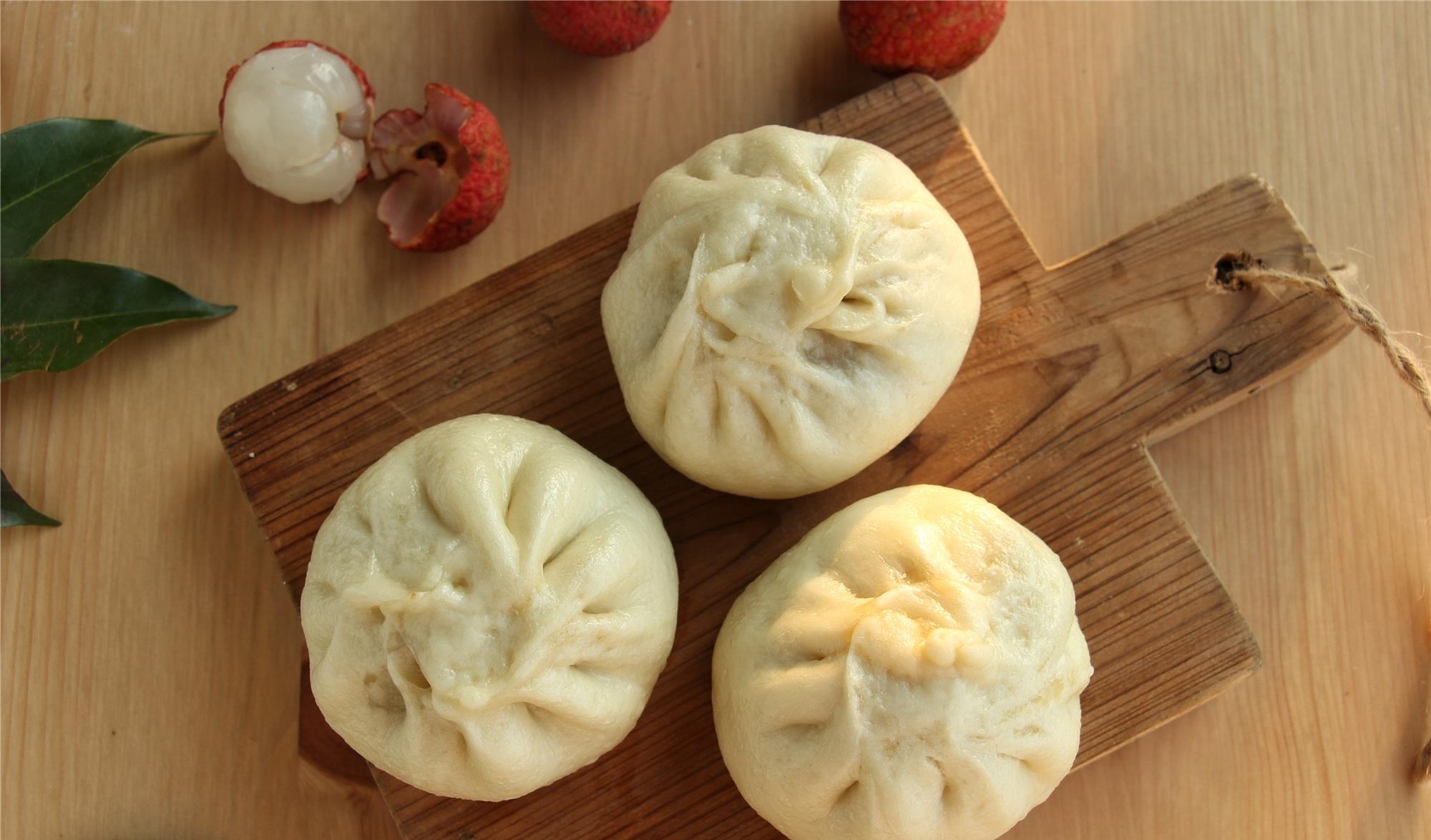 []夏天，就馋这个馅儿的包子，10块钱3斤，蒸2锅1顿吃光光