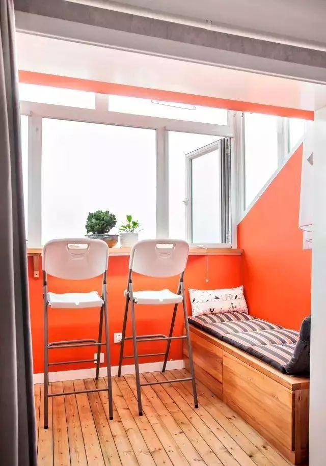 32㎡小复式，爆改成拥有10个功能空间的“豪宅”，餐厅兼书房真赞