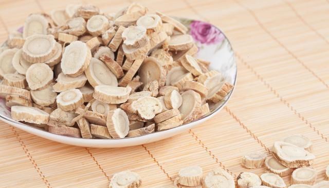 黄芪|黄芪和它“天生一对”，排肝毒，护肾脏，血管兴许干净更畅通