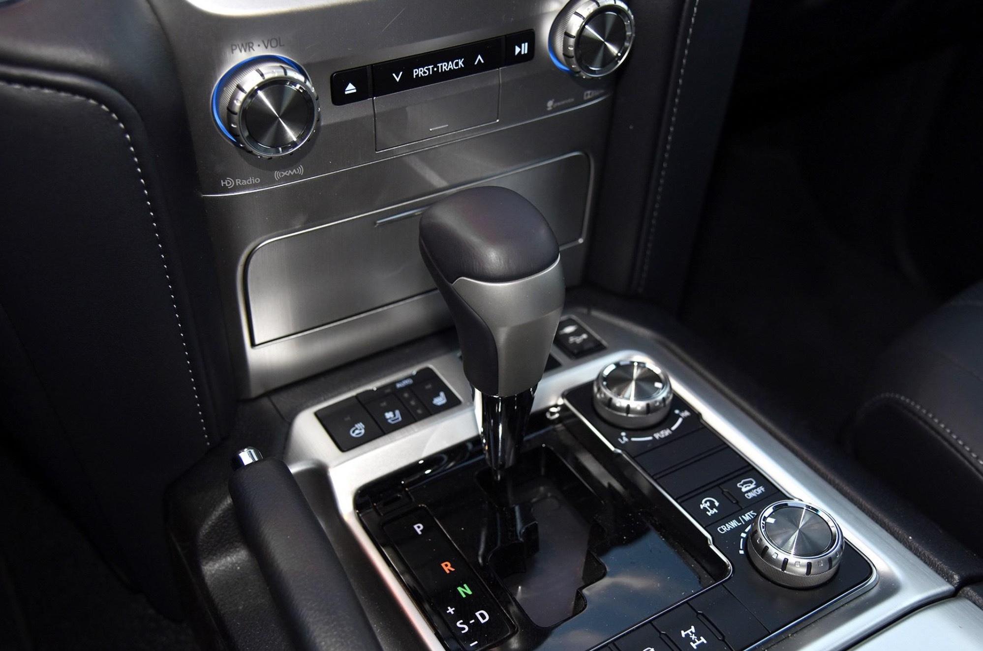 丰田|丰田王牌终于换代，车长5.2米，大8座+V8柴油，60.48万起