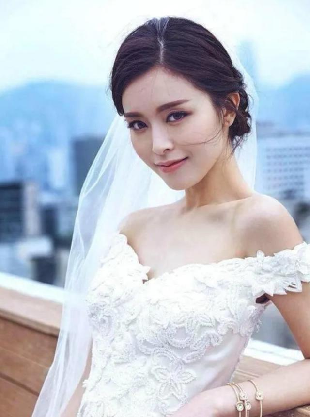 「文咏珊」她曾把谢霆锋迷住，就算如今结了婚，气质越发迷人