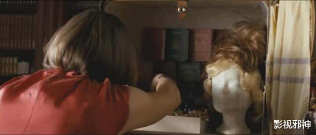 #艾娃#这部关于「臀部」的电影，污到深处有点萌