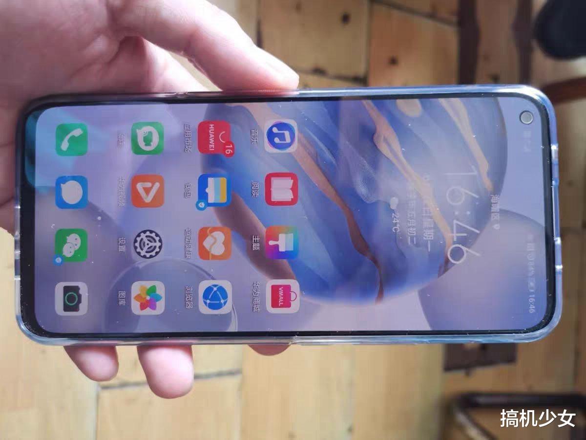 [5G]华为彻底爆发，40W快充+50倍变焦+IMX600，5G旗舰机跌至2699元