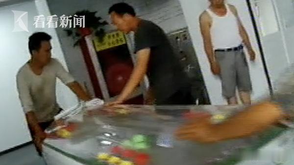 太平洋|菜市场抬出五具存尸冰棺；大连停止餐饮单位聚集性就餐......