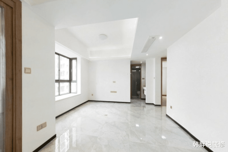 『』刚完成硬装的110㎡新房，前后只花了10万，少做吊顶实在太明智了