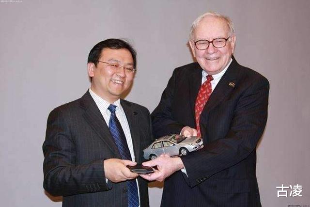 『创业』父亲早逝哥哥养他,嫂子卖掉嫁妆供他上大学,后创业逆袭成首富