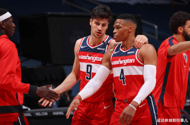 維金斯|真不怪他！威少6場(chǎng)三雙，四巨頭95分還輸球？只因有人比他更奇葩