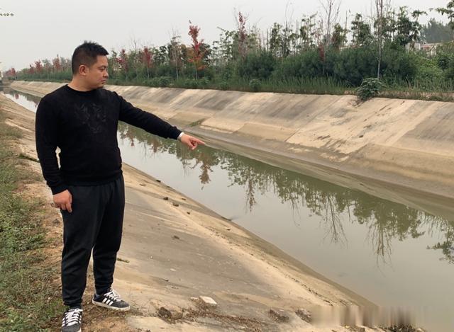 许昌报业传媒集团|许昌俩小伙儿在漯河火了！为啥？