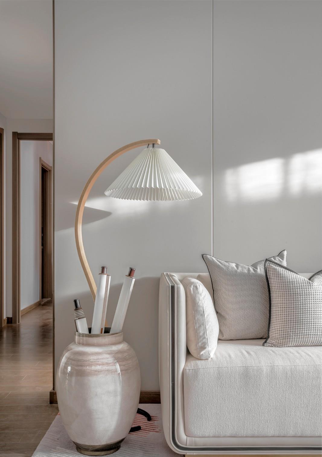 「设计师」越来越多人喜欢轻奢风，120㎡的家，学他这样装修，创新且惬意！