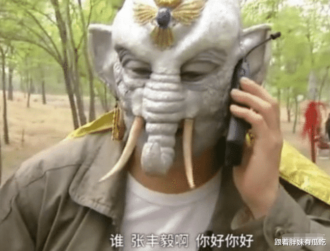 片场▲片场休息演员在干嘛？第一张我忍了，皇阿玛那张我能笑一天