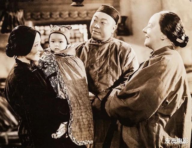 阿兰|奥斯卡影后扮演中国农妇，这“跨种族”式的演技，令我站起来鼓掌