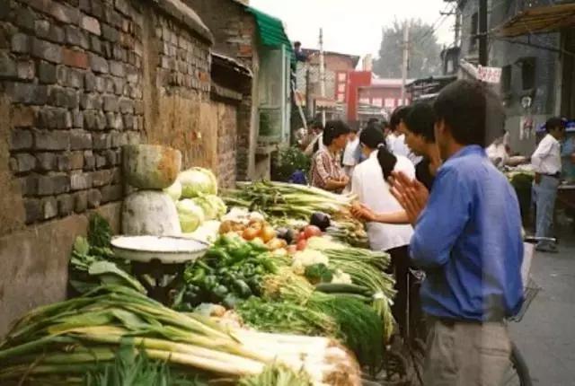 【老照片】1996年北京老照片，最后一张照片里的姑娘太潮了……