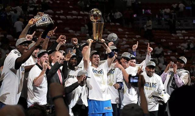 湖人队|5换4，湖人管理层真有魄力，敢这么做的在NBA史上也鲜有