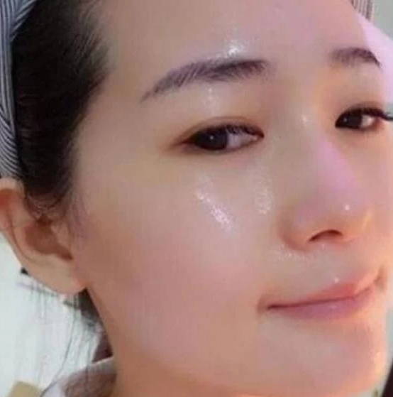 面膜▲敷完面膜立马洗脸等于没敷？敷面膜原来也这么多讲究，再不犯错了！