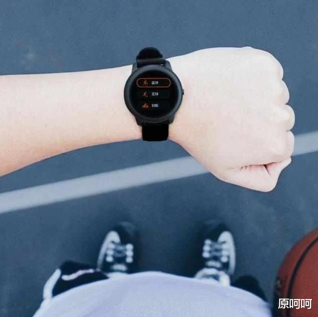 阿里巴巴：您了解Haylou太阳能手表吗？小米又一款智能手表，电池可使用30天