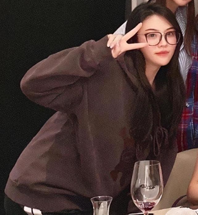 三十而已|上海“阔太圈”曝光,合影baby犹如路人,现实版《三十而已》