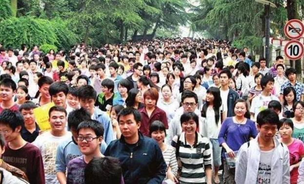 牛人|曾经的高考“第一牛人”,考出749分差1分满分,他现在发展怎么样