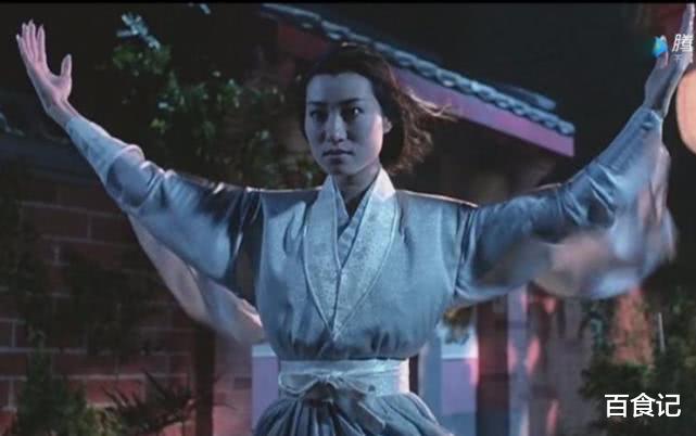 「王小凤」因出演女鬼而成名，入戏太深患上了抑郁症，老公卖掉公司陪她