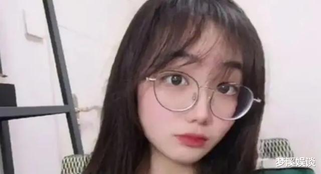 女孩|频繁上传美照，靠此涨粉两百多万，还说专心学业，无意当网红？