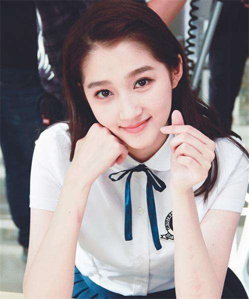 |清亡后，格格们都嫁给了谁？她们就在我们身边，关晓彤是皇室后裔