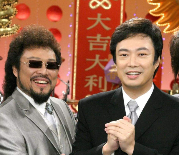 |晒晒费玉清的豪宅，仿佛看透了人生，家里除了家具几乎没有杂物