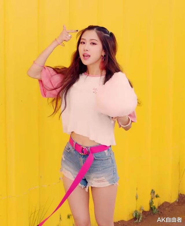 朴彩英|BLACKPINK朴彩英（Rosé）透露她对染头发的兴趣