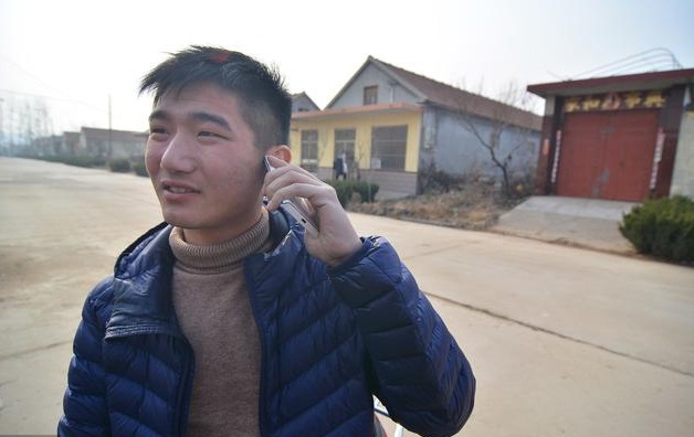 『肝癌』28岁小伙肝癌住院,医生提醒:身体的“4个信号”别忽视