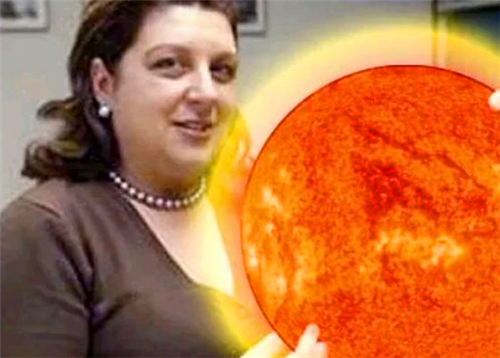 『月球』她向政府申请太阳专利,成功后向世界收使用费,网友怎么回复的?