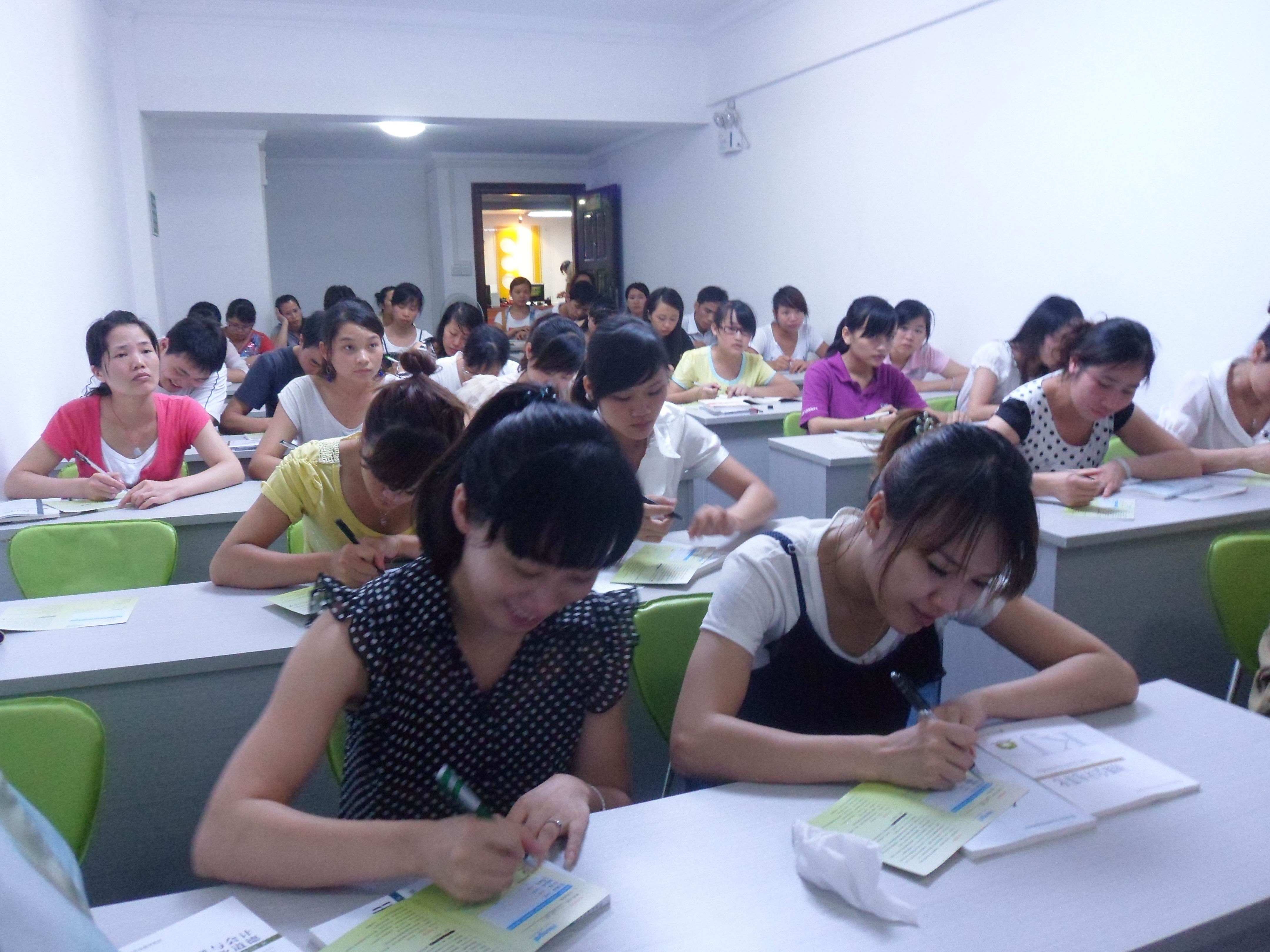 微信|社交实录：有的人还活着，他的微信已经死了