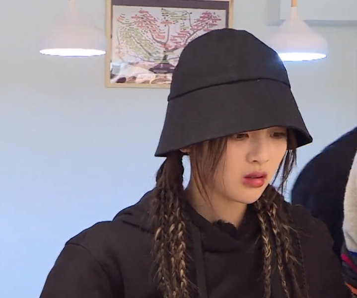 杨超越|杨超越提前退出《极限挑战》录制，知道原因后，网友直呼心疼