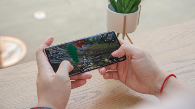 华为荣耀|荣耀V40将如约而至，120Hz+66W快充，保密性堪称之最