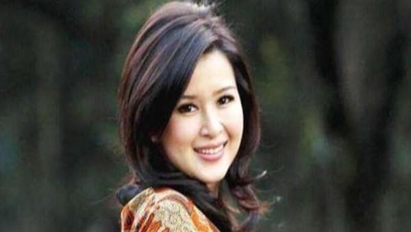 清华大学：她给清华抹黑、累父亲被免职，出国留学五年却将情报“卖”给美国