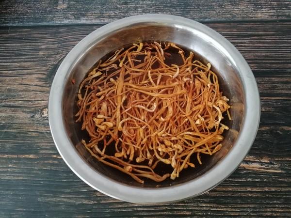 『虫草花』侄子16岁身高1米79，这汤很关键，对骨骼好，一周3次最佳