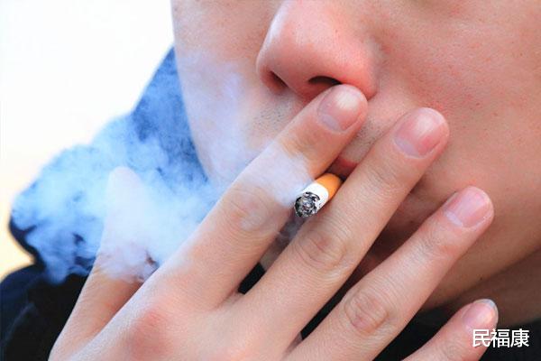 牙齿@牙齿内侧出现的黄泥,软软的还发臭,是什么东西?土方法帮你清除