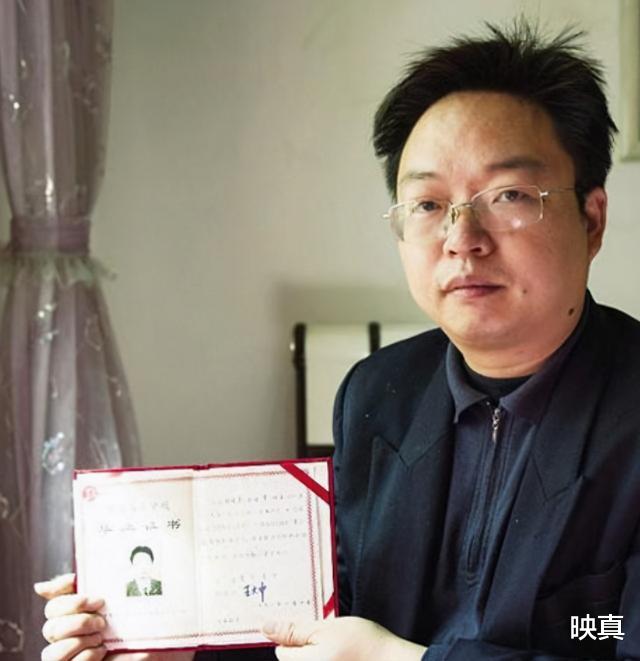 映真|清华毕业当了保安，月薪2000元，被人调侃想不开，当事人：不后悔