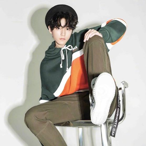 易烊千玺|新歌巅峰指数排行榜：易烊千玺2首歌进前10，李宇春排第9