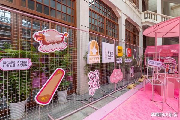 |出门旅游时，为何有人疯狂发朋友圈，有人却毫无动静？