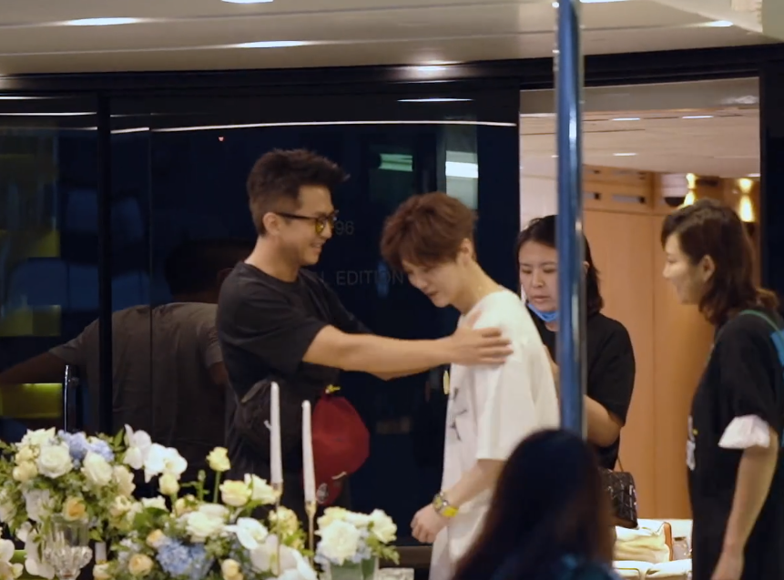 奔跑吧兄弟|鹿晗邓超陈赫可以拒绝跑男,却录制《哈哈哈》,看到导演后我懂了