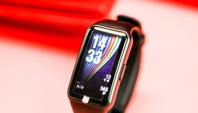 美团|大屏幕+十项运动全能+24小时心率检测，全面屏荣耀手环6使用体验