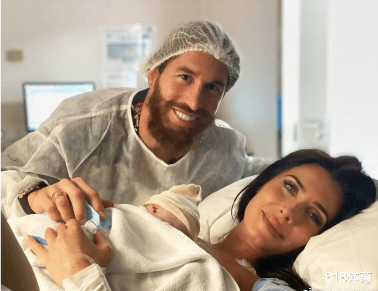 拉莫斯|泗水亭长! 拉莫斯接42岁妻子产后出院, 水爷携4个儿子同框霸气侧漏