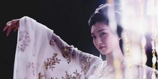 【江疏影】为什么江疏影不拍古装剧？看到她的古装扮相后，网友：了解了