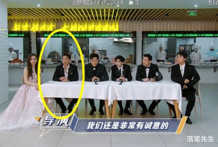 奔跑吧兄弟▲跑男“最大牌”明星，不顾镜头公然“摆弄手机”，导演看了都不敢说话