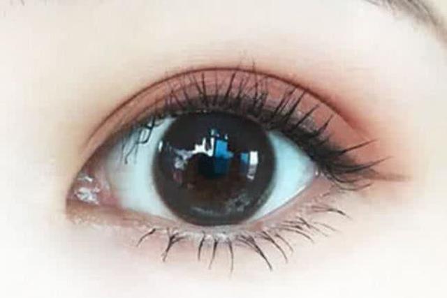 心理学：第一眼你最喜欢哪只眼睛？秒测异性最喜欢你哪一点