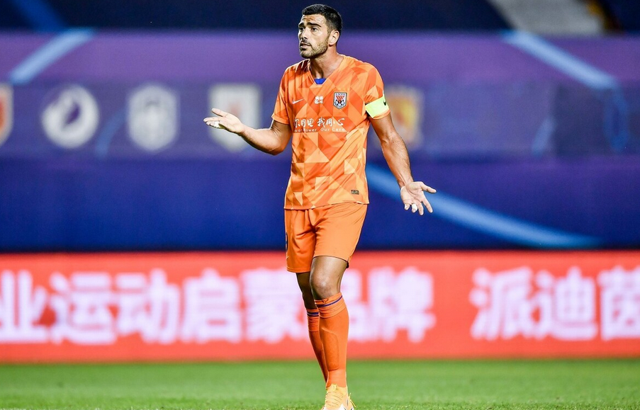 山东鲁能|3脚贯穿100米！鲁能10秒踢疯了：门神+3大将联手斩1球，裁判看懵